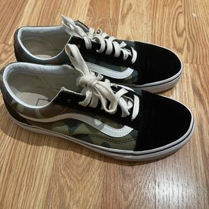 Vans Women’s Low Top Trainer